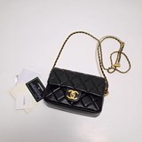 2023chanel  最新爆款mini  經典菱格口蓋包  飾以金色鍊子與按鈕