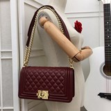 2023chanel 25cm亮金扣，款号67086小羊皮專櫃最新le boy