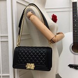 2023chanel 25cm亮金扣，款号67086小羊皮專櫃最新le boy