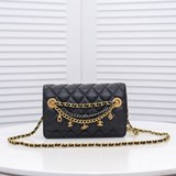 2023chanel早春最新限量版mini cf  經典菱格口蓋包 飾以粗曠鍊子