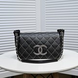 2023chanel 專櫃同步上新每當出了這樣的包包都絕對爆賣非常實用，低調大氣