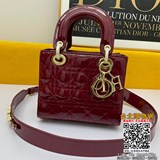 采用頂級進口皮 配絲巾（Lady  Dior)