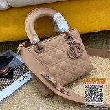 采用頂級進口皮 磨砂 配絲巾（Lady  Dior)