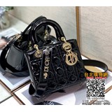 爆款戴妃包四格漆皮回貨