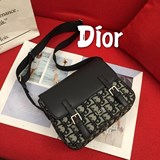 Dior   Oblique 頭層牛皮印花迪奧信使包郵差包，彰顯時尚前