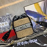 p240  dior2021早春度假系列上是在開玩笑嗎？迪奧在搞什麼把早春度假系