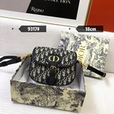 迪奧豆腐包 Dior BOBBY 2020早秋新款複古包，複古老花的紋路