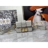 新品MONTAIGNE 箱型手袋 Montaigne 産品系列靈感源自蒙