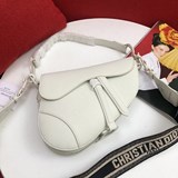 新品Be a classic with classics時尚易逝經典永存