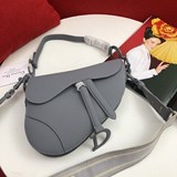 新品Be a classic with classics時尚易逝經典永存