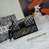  Di0r 30 Montaigne蒙田包，靈感來自Dior1947年創