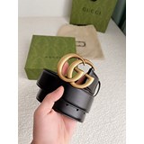  Gucci 新款4.0《Aria-時尚詠歎調》系列推出多款單色調配飾，