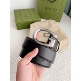  Gucci 新款4.0《Aria-時尚詠歎調》系列推出多款單色調配飾，
