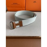  Hermes/春夏1帆布腰帶 清新小年輕，中和“H”的分量感。