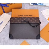 新款來襲 【pochette voyage steamer 手袋 】手包m30583綠色/ 黑色。