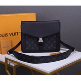 型號︰m30413 原單品質  outdoor flap 信使包
