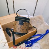 m43986 m62788頂級原版貨 高端品質 petit noe 手袋 黃花。