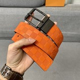  LOUIS VUITTON 腰帶 專櫃有售款。寬度40毫米 專櫃編碼M