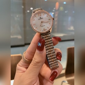 香奈兒chanel最新氣質款.時尚簡約，高端配置，珍珠貝表盤，藍寶石鏡面.時針真