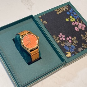 古馳Gucci小蜜蜂皮帶款，帶給你夏季的清新。皮面表盤38mm、防眩目新款來了，