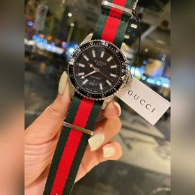全新Gucci Dive潛水系列腕表！表現出對于都市運動時尚的熱情，寬條紋Nat