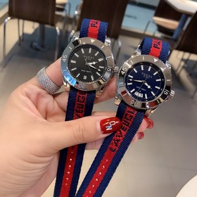 Gucci古馳DIVE潛水系列/三個色。中性款号，40毫米表徑，鍍膜鏡面，可旋轉
