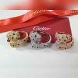 卡地亞霸氣雙頭豹紋滿鑽戒指。Panthère de Cartier豹戒指，18K
