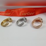 Cartier 品牌的象征之一 滿鑽豹戒指火爆 祖母綠寶石 卡地亞經典傑作，經久