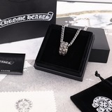 戒指項鍊可以分開帶
Chrome Hearts 克羅心

絕美項鍊
真的好好看～
