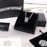 戒指項鍊可以分開帶
Chrome Hearts 克羅心

絕美項鍊
真的好好看～
