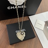 新品香奈兒項鍊
編碼 
新款CHANEL香奈兒雙c黑皮繩桃心愛心項鍊
【禮盒】全