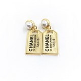 Chanel     珍珠cc耳釘  一緻zp材質