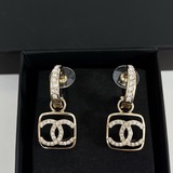 各大網紅同款 Chanel 小香 2023新品   镂空滿鑽方形    超美膩 