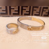 FENDI 芬迪  戒指高端定制  爆款新款 簡單大方戒指 華麗登場 ，很難見到
