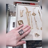 FENDI 芬迪  高端定制  爆款新款 簡單大方耳釘  華麗登場 ，很難見到如