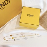 FENDI 款  芬迪手鍊 滿鑽 字母 手鍊  高定端制  大方百搭 非常适合日
