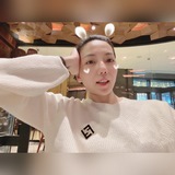 芬迪Fendi專櫃同步版本新款胸針！背面Logo帶标 非常百搭的一款胸針