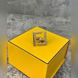 FENDI 芬迪耳釘  高端定制  爆款新款 簡單大方耳釘  華麗登場 ，很難見