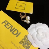 FENDI芬迪戒指 高端定制  簡單大方戒指 華麗登場 ，很難見到如此熟悉 素雅