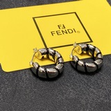 FENDI 芬迪  耳釘 爆款新款 簡單大方 華麗登場 ，很難見如到此熟悉 素雅