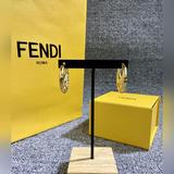 FENDI 芬迪  耳環 高端定制  爆款新款 簡單大方耳釘  華麗登場 ，很難