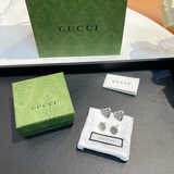 新品
編碼 
原單貨
配送全套Gucci正品包裝
新款Gucci古馳桃心貓咪耳釘