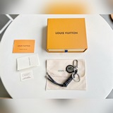 配全套高檔包裝：盒子+證書+禮品袋+布袋+發票+卡片等路易威登 鑰匙扣 編織繩 