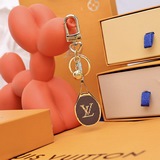 新品上架 
配全套高檔包裝：盒子+證書+禮品袋+布袋+發票+卡片等LV MADE