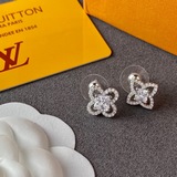 LV字母耳釘Diamond Blossom系列 閃耀的光芒讓你在這個夏天 顯得更