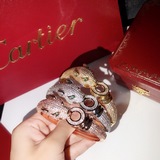 霸氣豹頭滿鑽爆款手镯。Panthère de Cartier豹子手镯，18K黃金