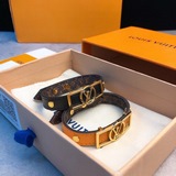 lv手鍊LV老花皮手鍊Dauphine 手镯衍生自同名手袋，将 LV Circl