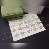 vca梵克雅寶滿鑽 五花手鍊使用微鑲工藝，使得每個手鍊非常有質感，特别閃亮正 滿