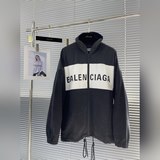 new#

-balenciag 秋冬走秀款沖鋒衣拼接牛仔款外套
經典與經典的完