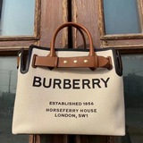 巴寶莉/burberry 經典氣質大牌購物袋 這款真的是太經典啦 你們千呼萬